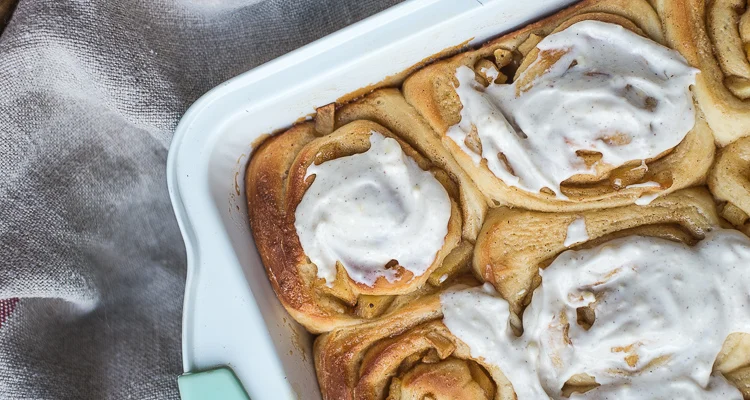 Cinnamonrolls met appel en vanilleglazuur 22 Cinnamonrolls met appel