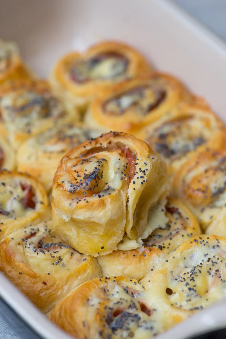 10 recepten om te koken met kinderen 9 Ham-kaasrolletjes met maanzaad