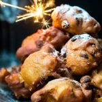 Oliebollen met appel en kaneel