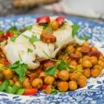 Kabeljauw met kikkererwten en chorizo