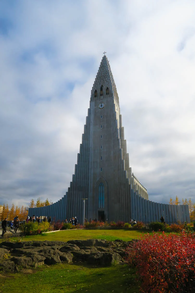 TRAVEL GUIDE | IJSLAND - TO DO 2 reykjavik kathedraal