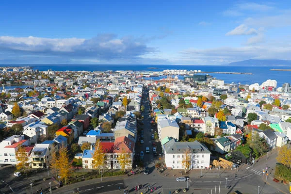 TRAVEL GUIDE | IJSLAND 30 Travel Guide IJsland