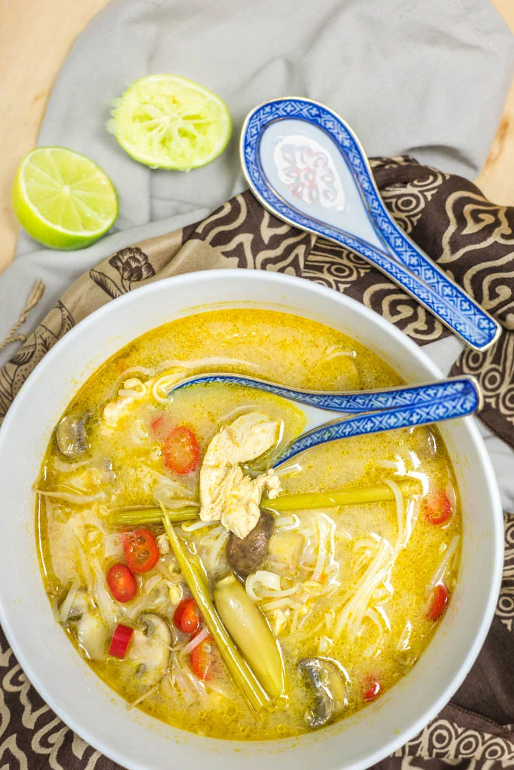 Thaise currysoep met noedels en kip 2 Thaise currysoep met noedels en kip