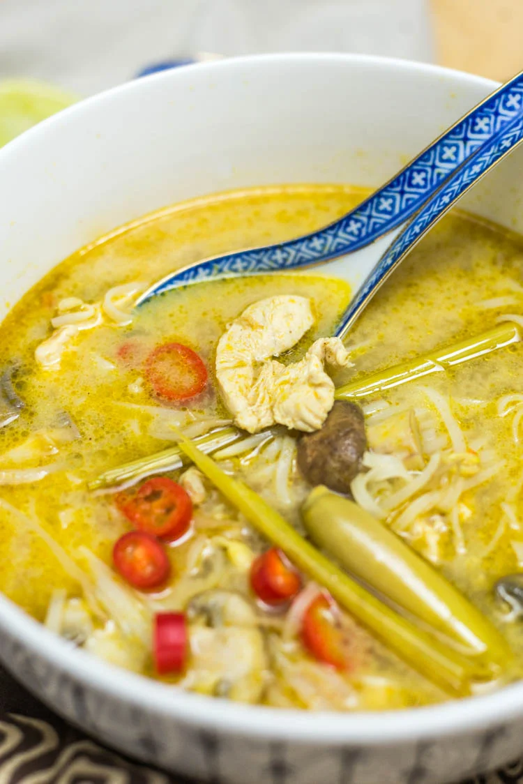 Thaise currysoep met noedels en kip 4 Thaise currysoep met noedels en kip