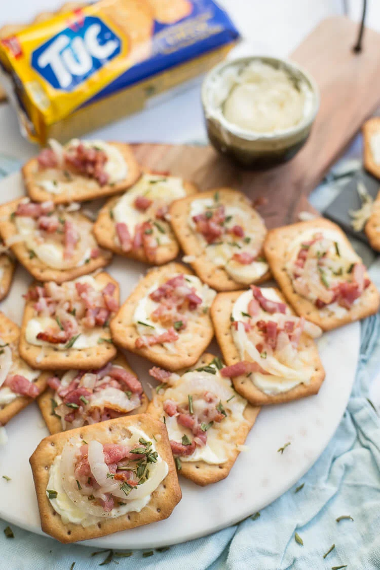 15x de lekkerste hapjes voor oudejaarsavond 2 Flammkuchen hapjes