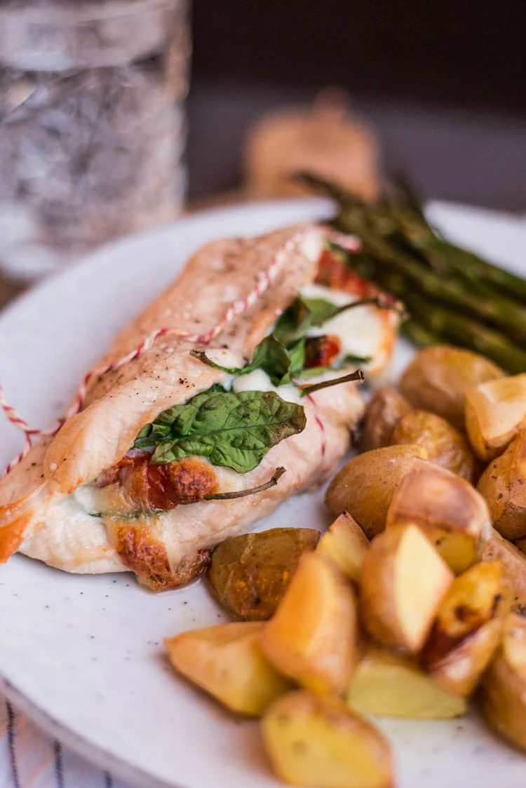 Gevulde kipfilet met spinazie en zongedroogde tomaat 1 Gevulde kipfilet met spinazie en zongedroogde tomaat