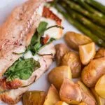 Gevulde kipfilet met spinazie en zongedroogde tomaat