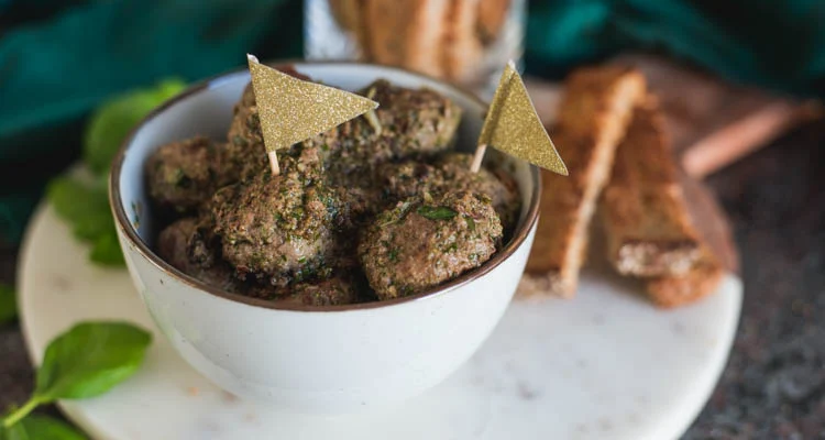 Italiaanse gehaktballetjes met pesto 3 Italiaanse gehaktballetjes met pesto