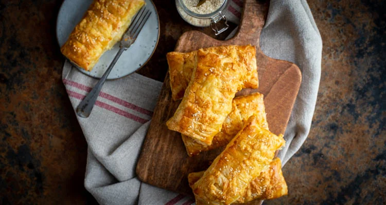 Kaasbroodjes van bladerdeeg