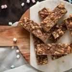 Karamelrepen met stroopwafel en marshmallows