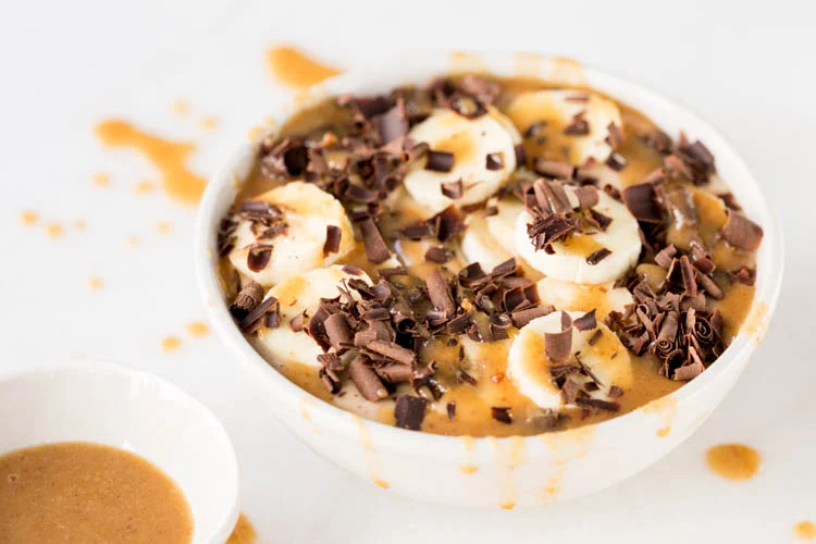 Pindakaas, Banaan en Chocolade Ontbijt Bowl 2 PindakaasOntbijtBowl OMF FI
