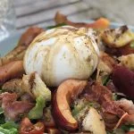 Zomersalade met nectarine en burrata