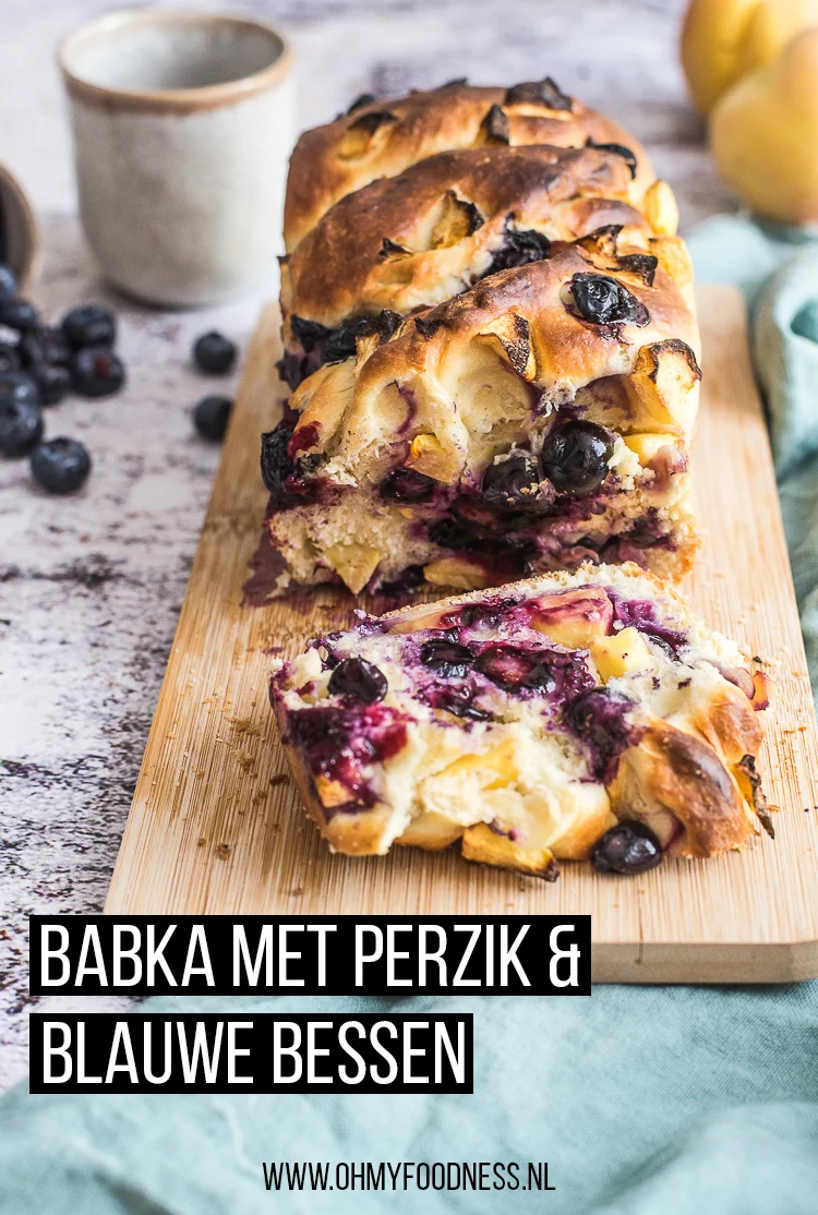 Babka met perzik en blauwe bessen 3 Babka met perzik en blauwe bessen