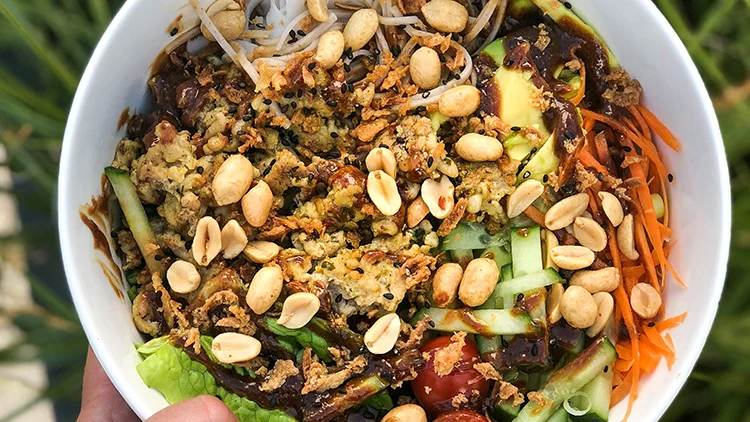 noodle bowl met kipgehakt