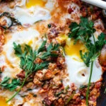 Shakshuka met couscous en sucuk