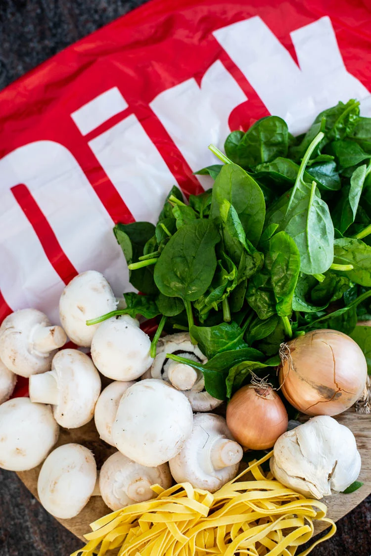 Koken voor €2,50: pasta met spinazie, geitenkaas en champignons 4 budget pasta dirk 1
