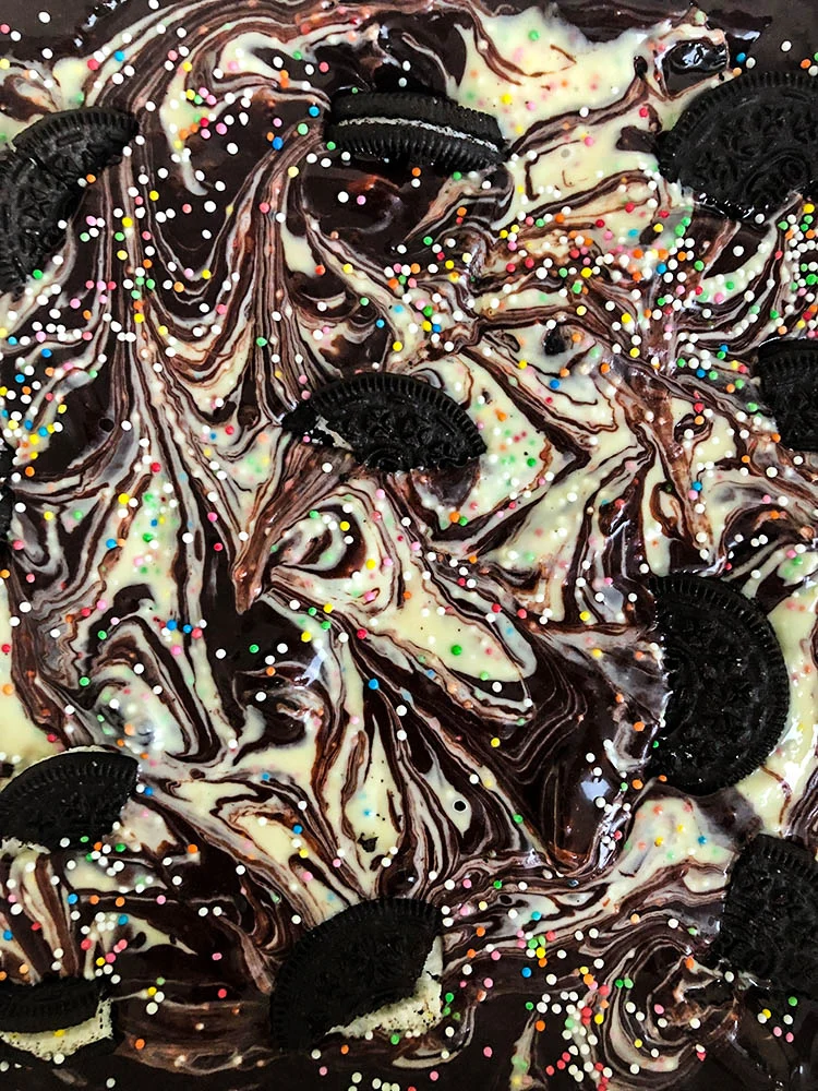 Red Velvet Oreobrownies met witte chocolade-birthday swirl 2 Red Velvet Oreobrownies