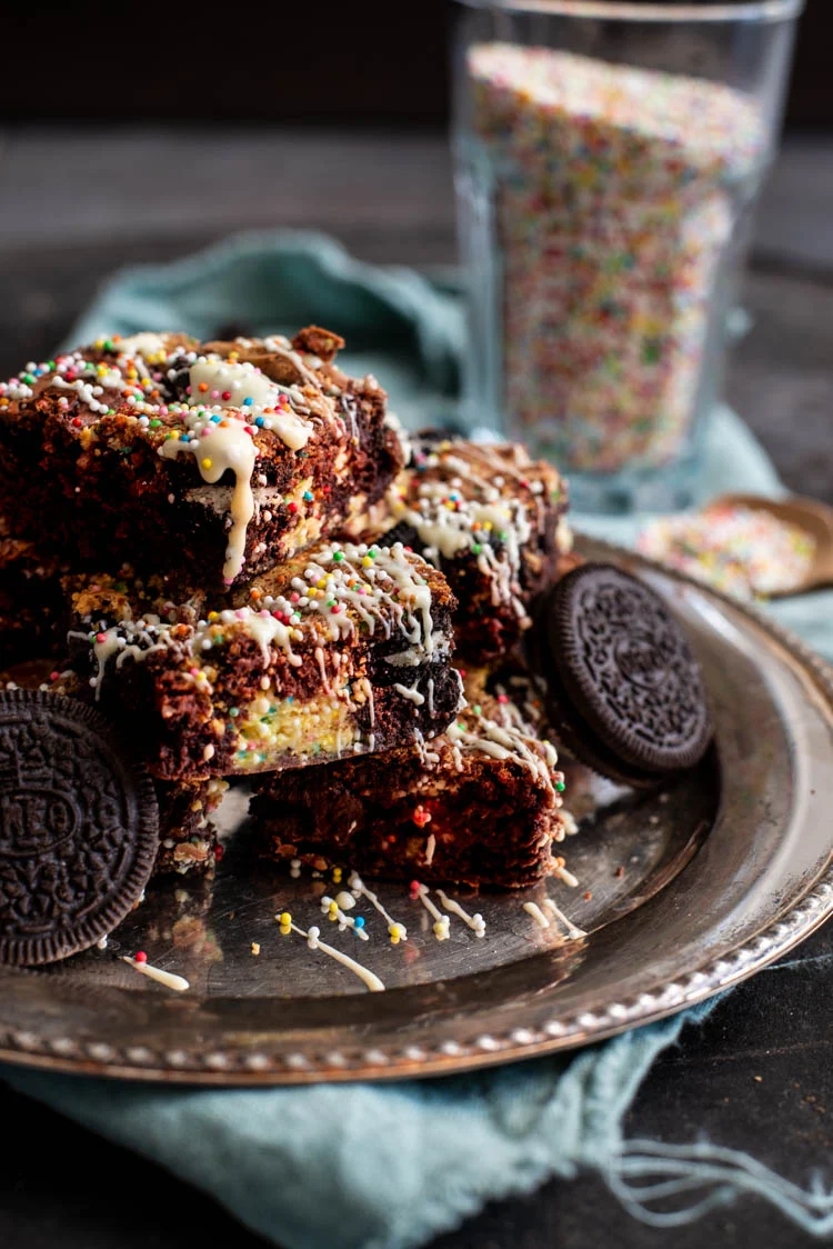 Red Velvet Oreobrownies met witte chocolade-birthday swirl 3 Red Velvet Oreobrownies