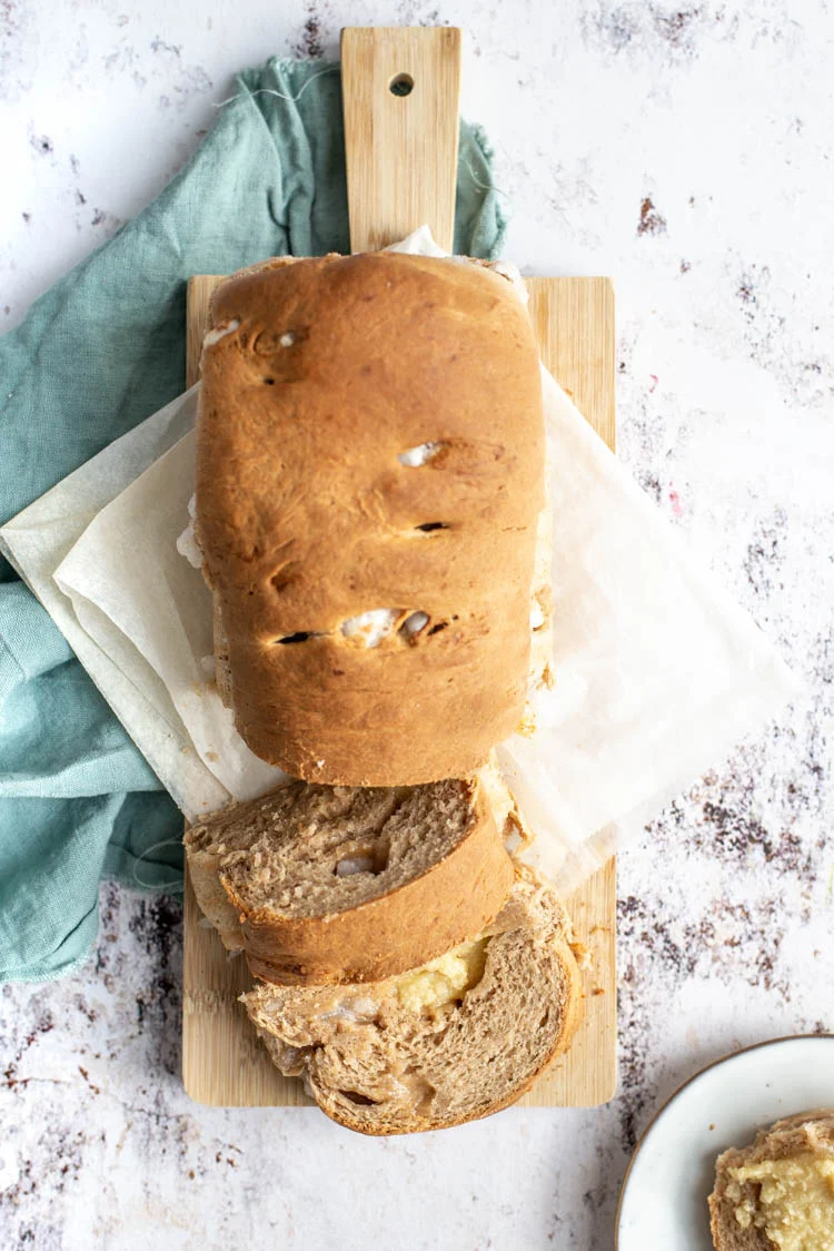 Suikerbrood met amandelspijs en speculaaskruiden 1 Suikerbrood met amandelspijs en speculaaskruiden