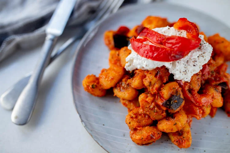 Gebakken Gnocchi met Geroosterde Paprika en Ricotta 16 GebakkenGnocchiPaprika FI