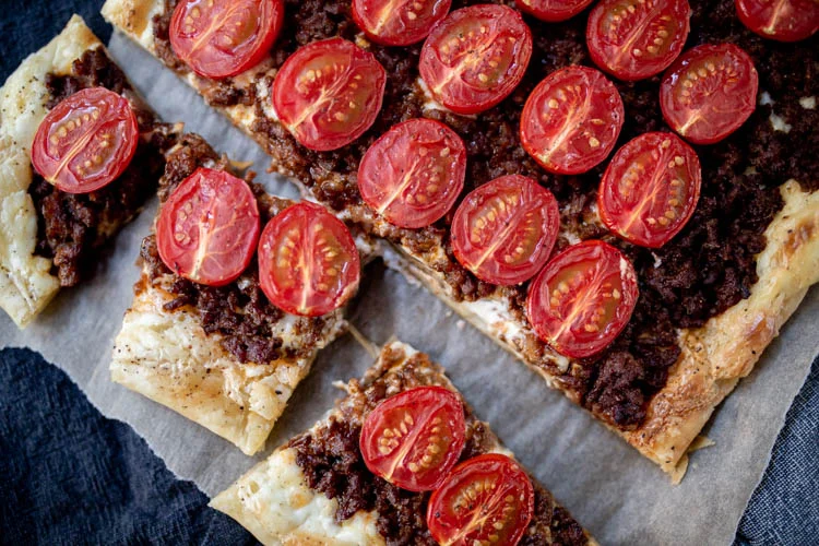 Plaattaart met Mascarpone, Pittig gehakt en Tomaatjes 37 PlaattaartPittigGehakt FI