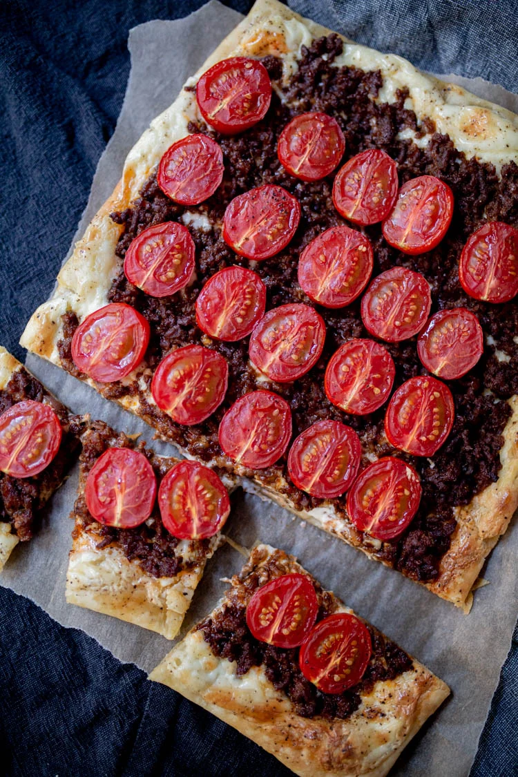 Plaattaart met Mascarpone, Pittig gehakt en Tomaatjes 1 PlaattaartPittigGehakt ST 2