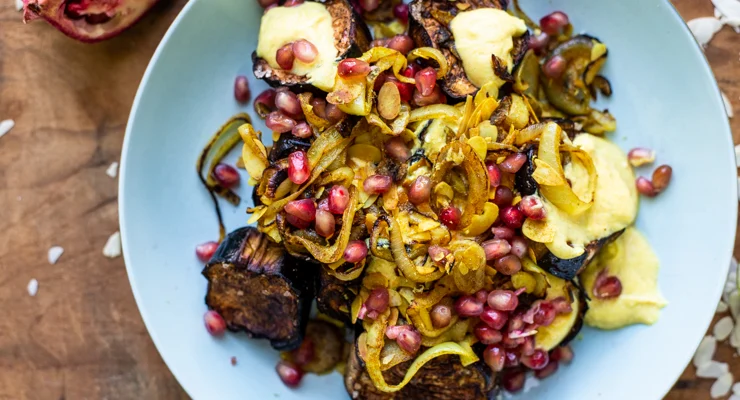 Geroosterde aubergine met kerrieyoghurt