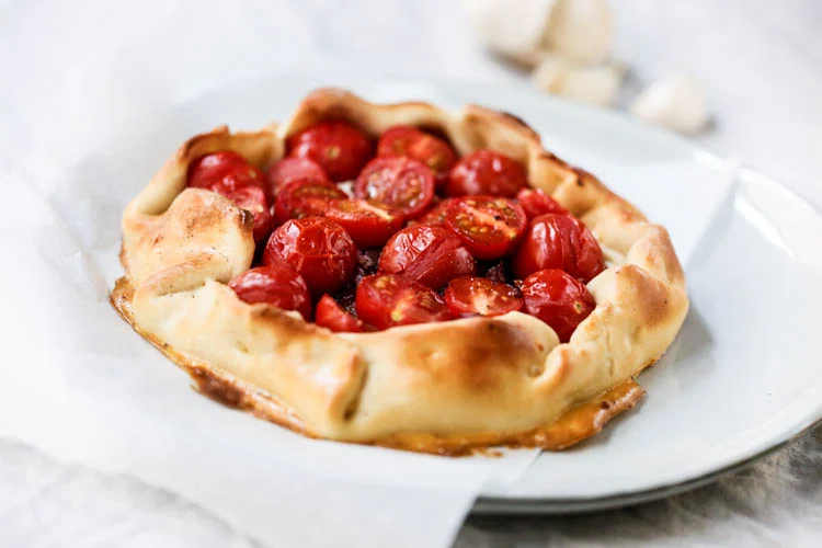Hartige Galette met Cherrytomaatjes en Geitenkaas 2 HartigeGaletteTomatenGeitenkaas FI