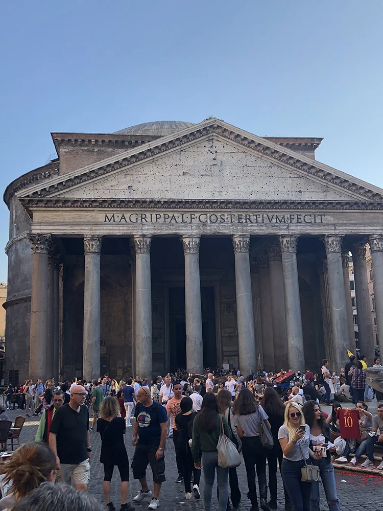 CITY GUIDE | ROME - TO KNOW 2 drukte panteon