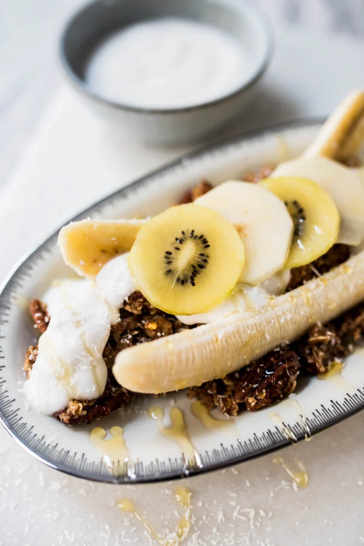 Breakfast bananensplit met kokosyoghurt 1 BreakfastBananenSplit ST