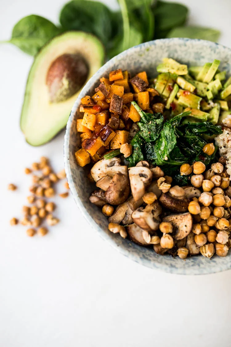 Buddhabowl met gebakken spinazie en misodressing 1 BuddhaBowlSpinazieMiso ST