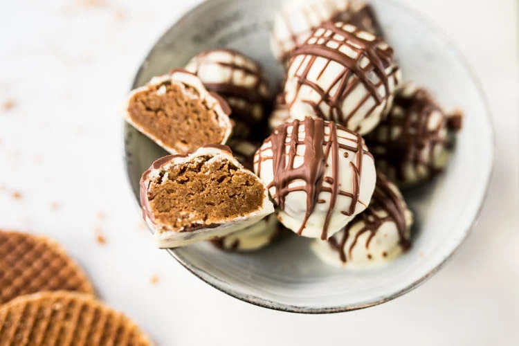 Stroopwafeltruffels met Witte Chocolade 15 StroopwafelTruffels FI