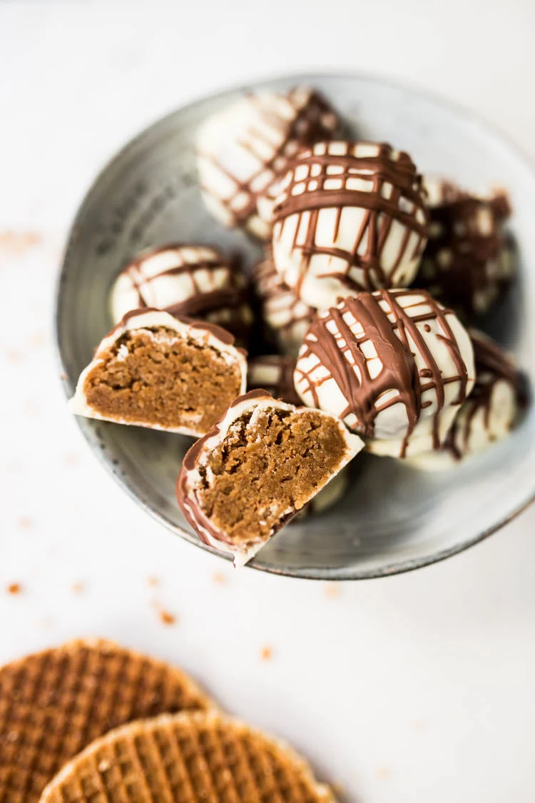Stroopwafeltruffels met Witte Chocolade 1 StroopwafelTruffels ST