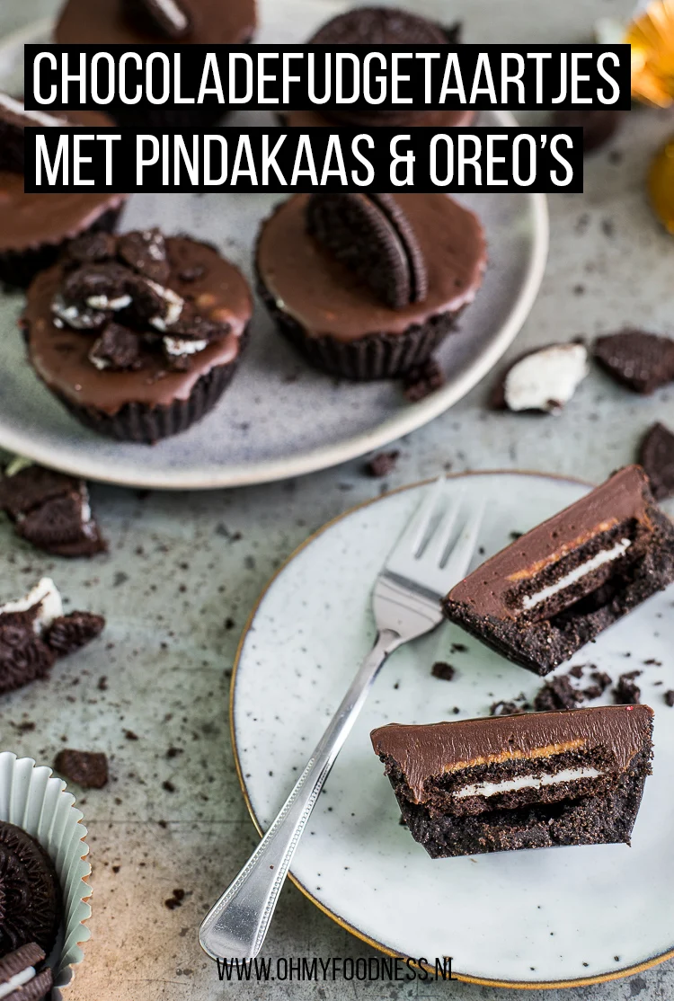Fastfood Friday: Chocoladefudgetaartjes met pindakaas & Oreo's 3 Chocoladefudgetaartjes met pindakaas & Oreo