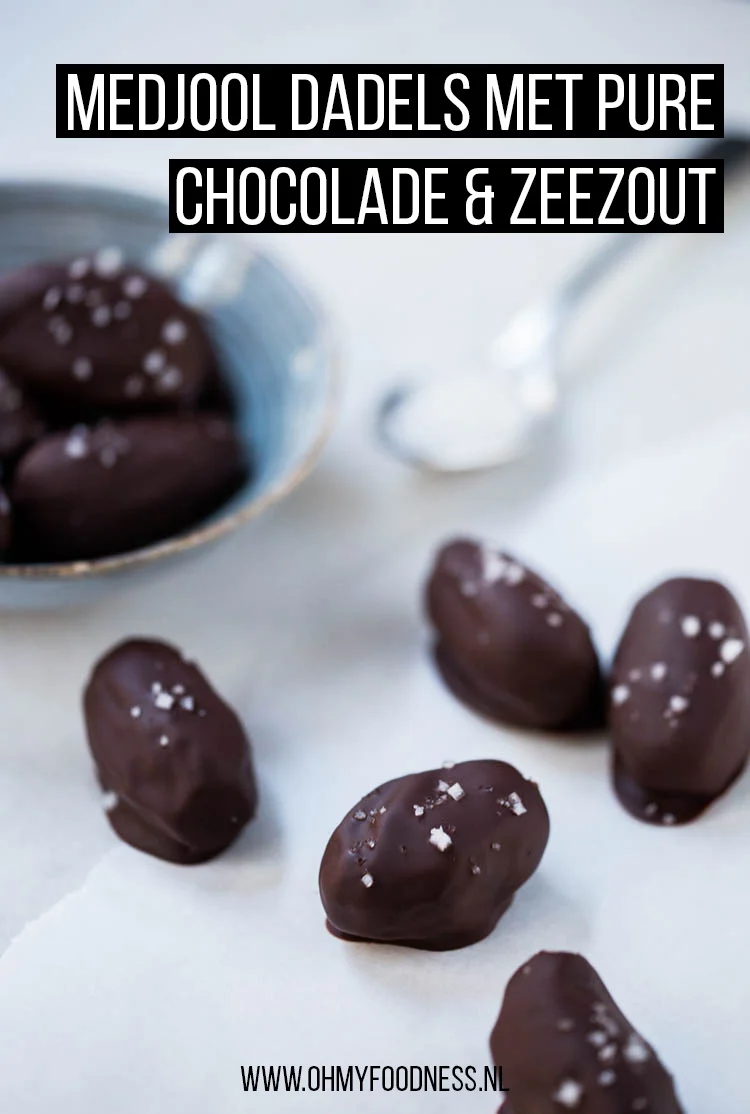 Medjool Dadels met Pure Chocolade en Zeezout 2 Medjool dadels met pure chocolade en zeezout