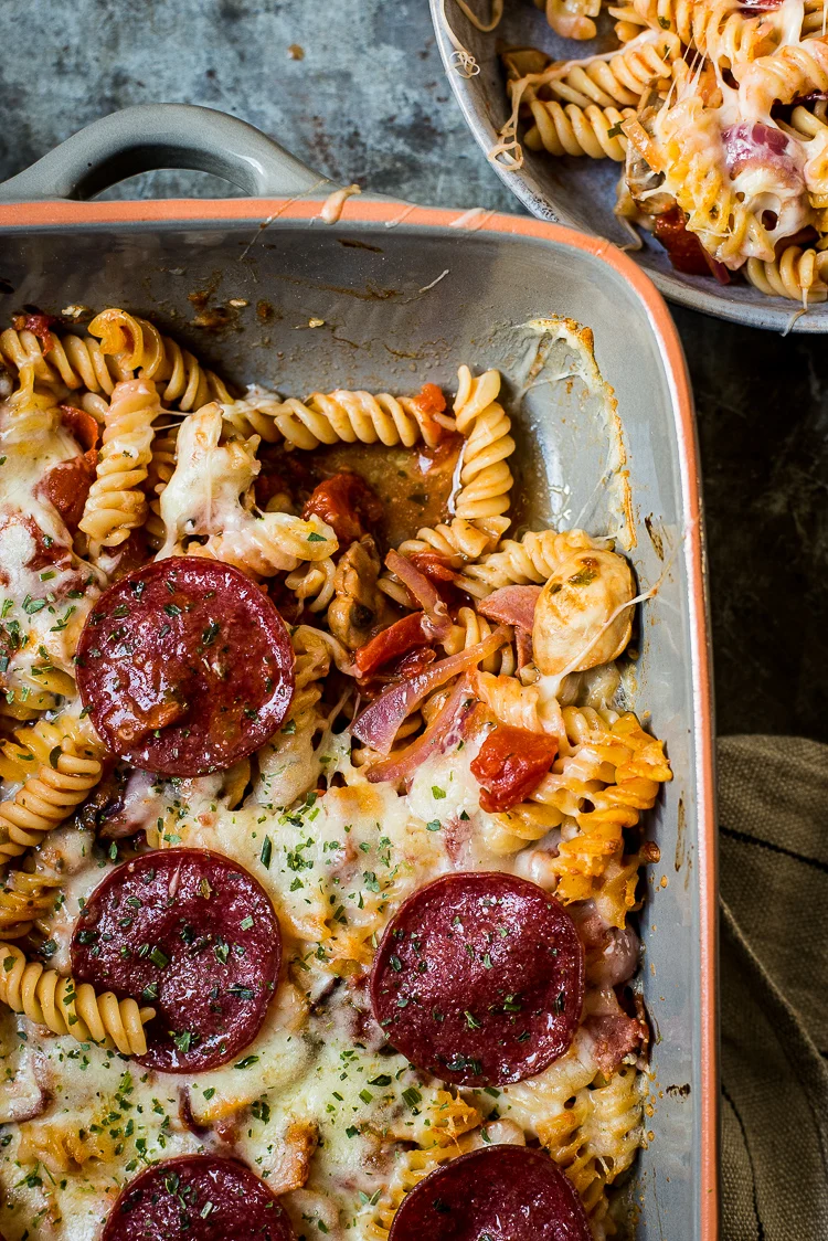 Pizza pastaschotel - Fastfood Friday 2 Pizza pastaschotel