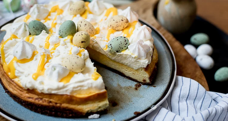 20x lekkere gerechten voor Pasen 5 Advocaat-cheesecake met paaseitjes