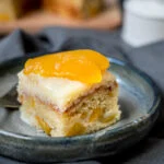 Sticky perzikcake met kokos