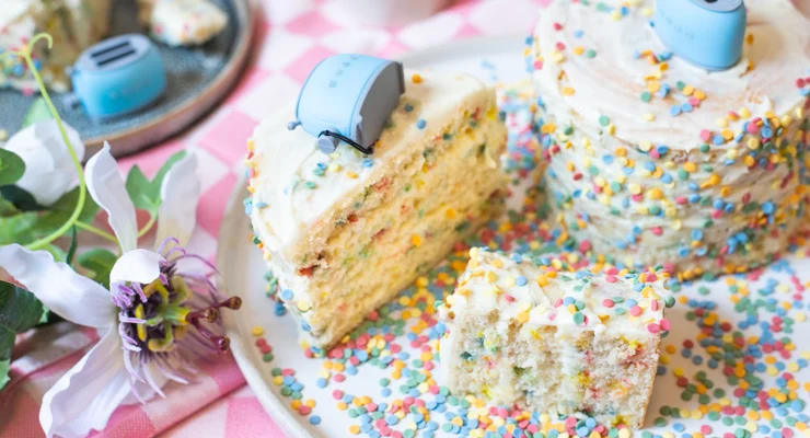 Mini Birthday cakes & Win een keukenmachine van Smeg! 4 Mini birthdaycakes