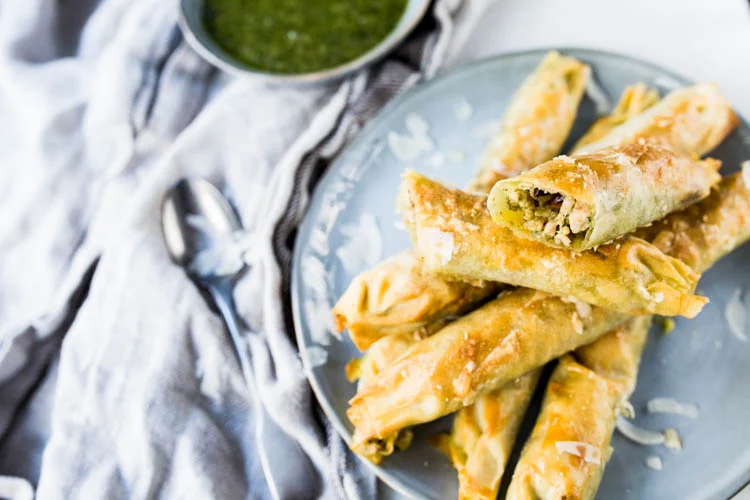 Filodeegrolletjes met kipgehakt en pesto 1 Filodeegrolletjes met Kipgehakt en Pesto FI