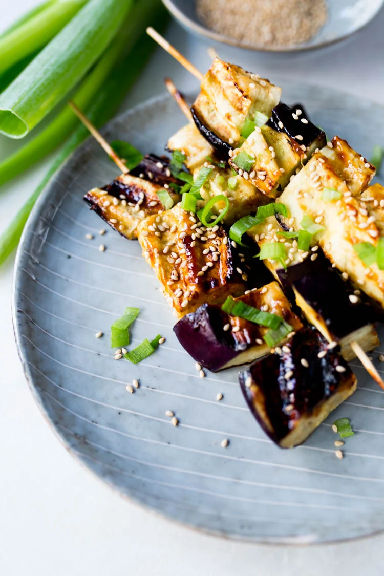 Auberginespiesjes met honing en miso 1 GegrildeMisoAubergine ST