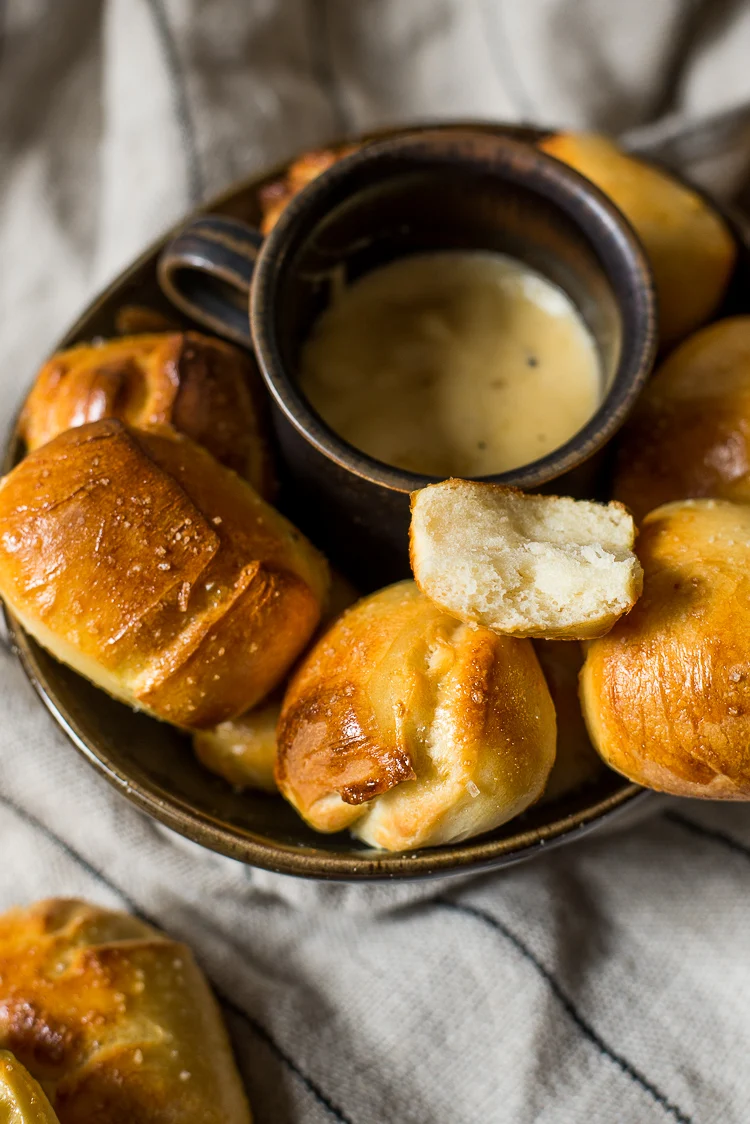 Fastfood Friday: Pretzelbites met warme kaasdip 1 Pretzelbites met warme kaasdip