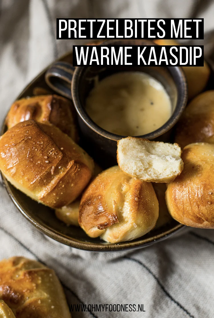 Fastfood Friday: Pretzelbites met warme kaasdip 3 Pretzelbites met warme kaasdip