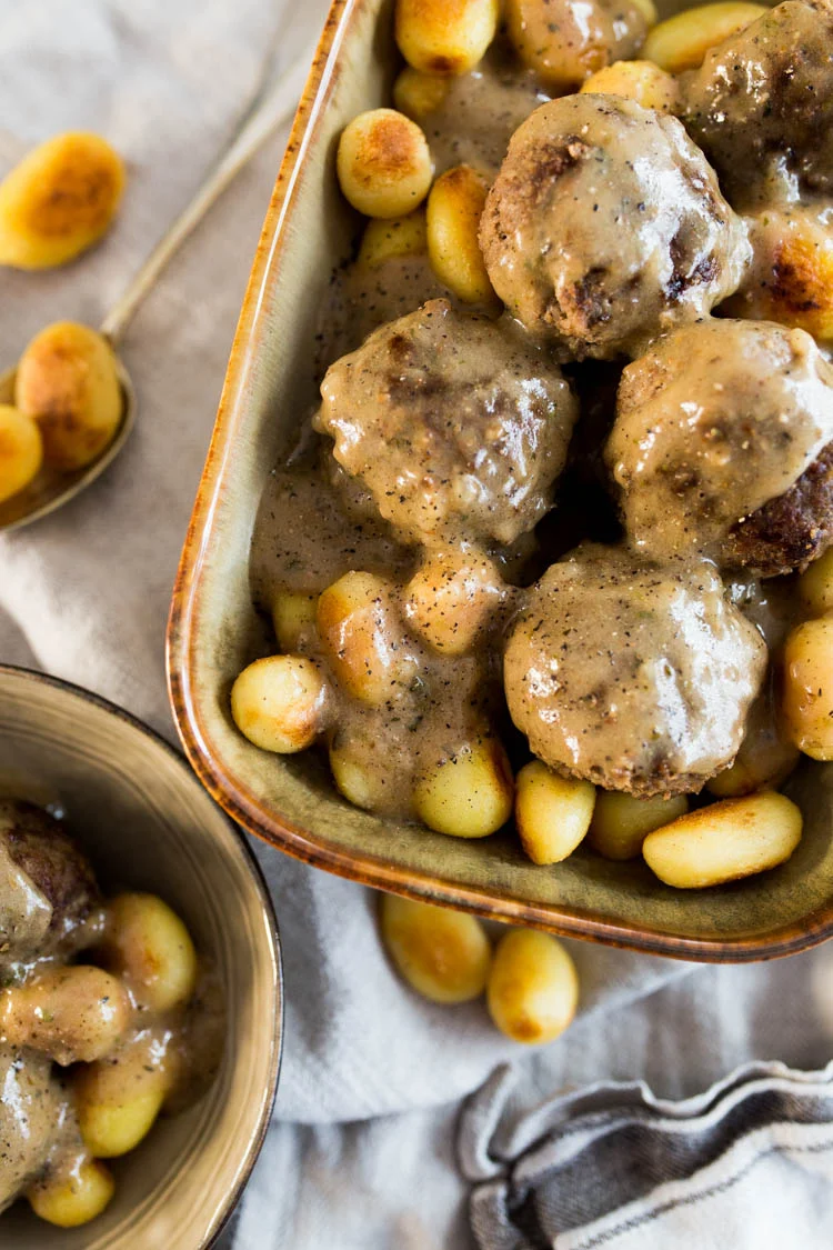 Mosterdpannetje met gehaktballen en aardappeltjes 1 77 MosterdpannetjeGehaktballenAardappeltjes ST
