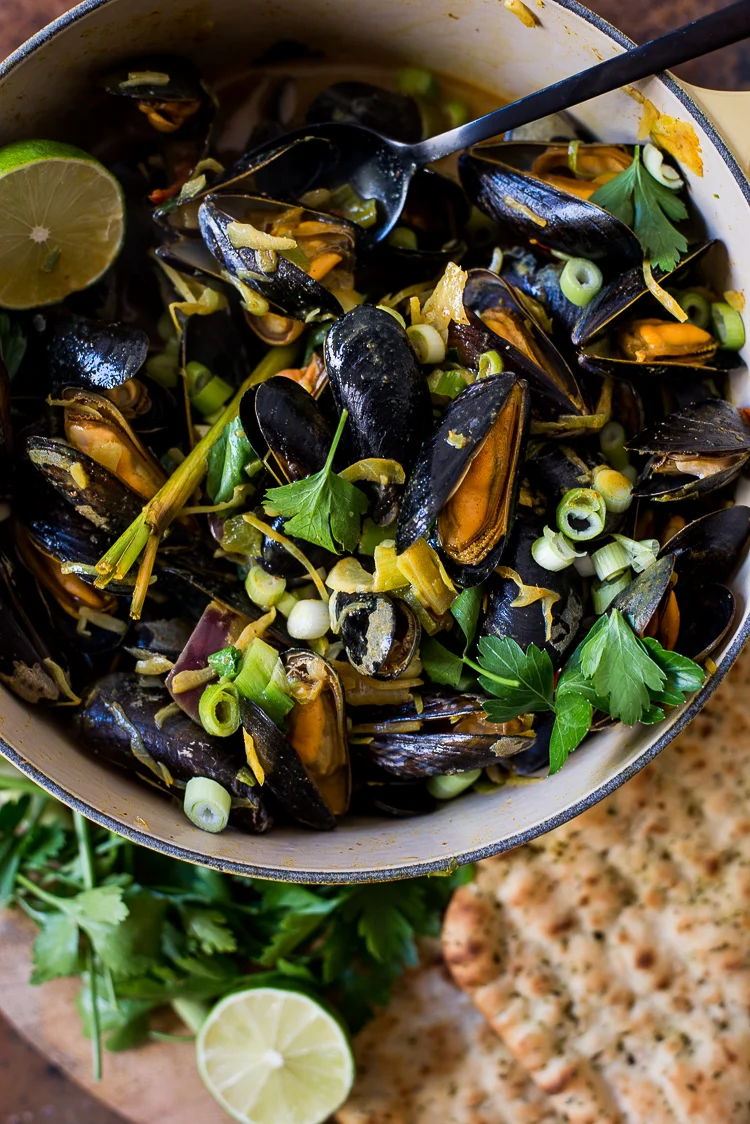 Mosselen met curry en kokosmelk 1 Mosselen met gele curry