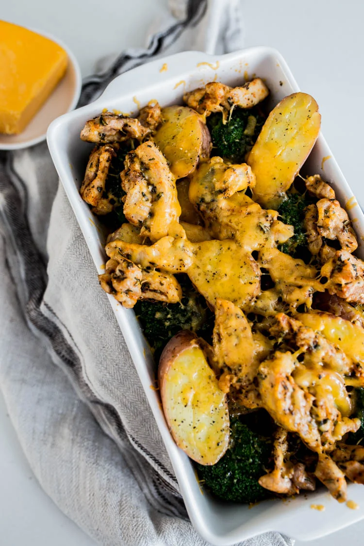 Broccoli met gekruide kip, aardappel en cheddar 1 BroccolimetKruidigeKipenCheddar ST