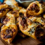 Pulled pork bladerdeeghapjes