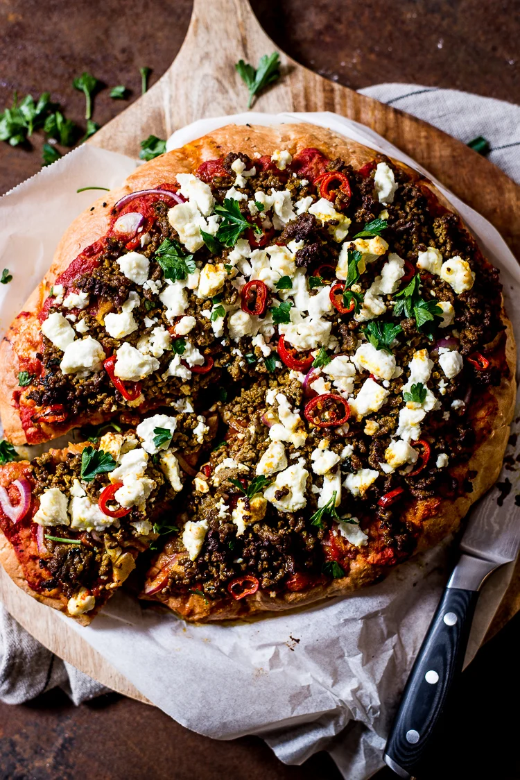 Fastfood Friday: Turks brood pizza met pittig gehakt en feta 1 Turks brood pizza met pittig gehakt