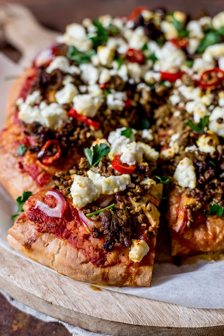 Fastfood Friday: Turks brood pizza met pittig gehakt en feta 2 Turks brood pizza met pittig gehakt