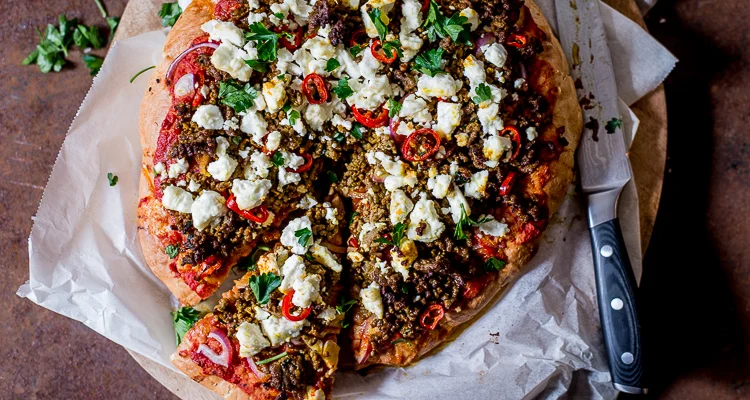 Fastfood Friday: Turks brood pizza met pittig gehakt en feta 36 Turks brood pizza met pittig gehakt